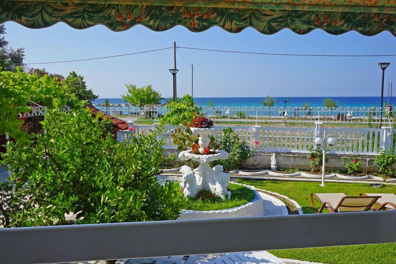 Villa Fofo - Beautiful Sea Front Villa With 650M2 Garden Nea Kallikrateia Buitenkant foto