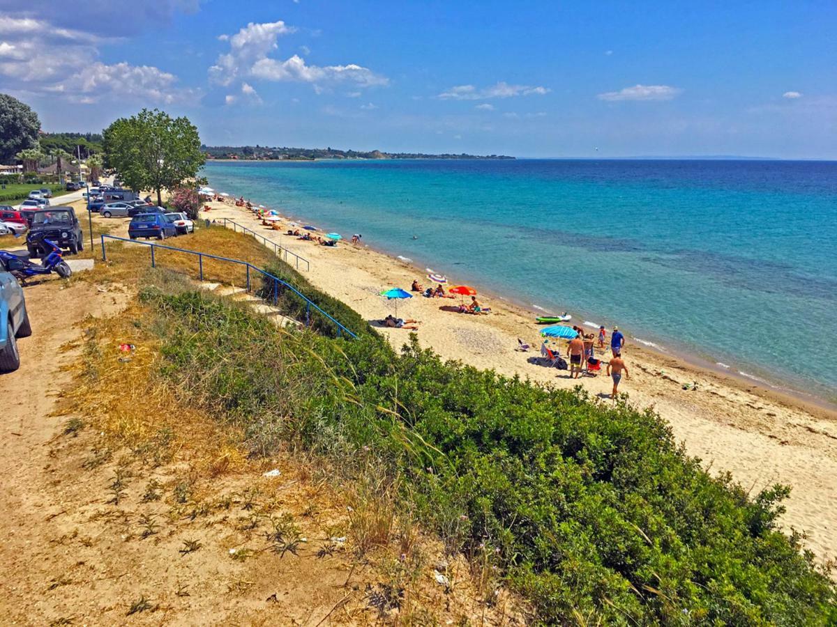 Villa Fofo - Beautiful Sea Front Villa With 650M2 Garden Nea Kallikrateia Buitenkant foto