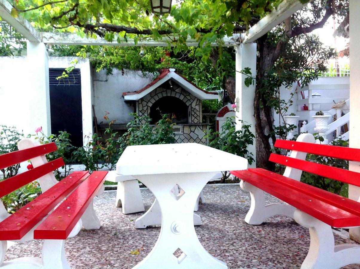 Villa Fofo - Beautiful Sea Front Villa With 650M2 Garden Nea Kallikrateia Buitenkant foto